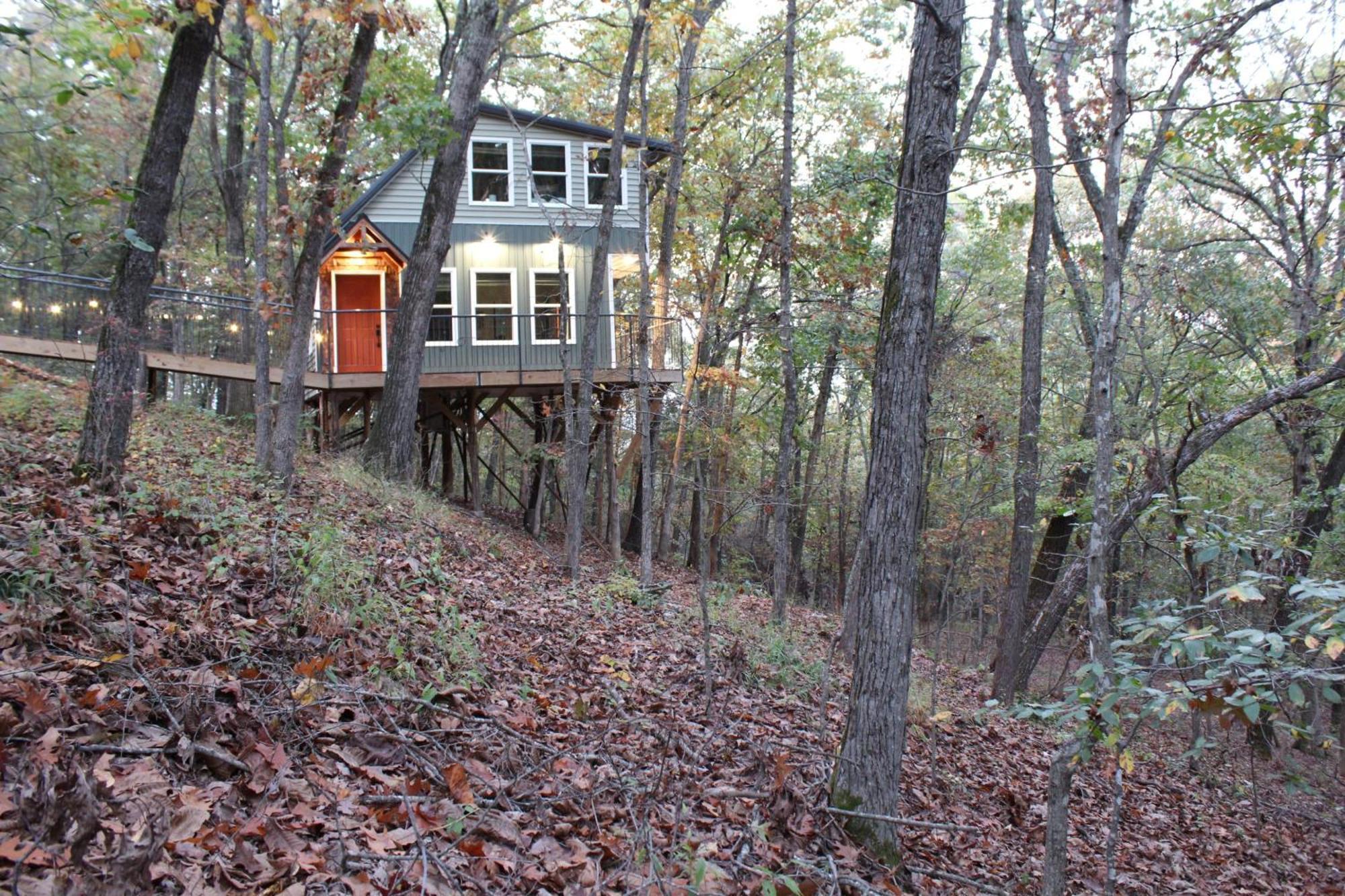 Secluded Treehouse In The Woods - Tree Hugger Hideaway Βίλα Μπράνσον Εξωτερικό φωτογραφία