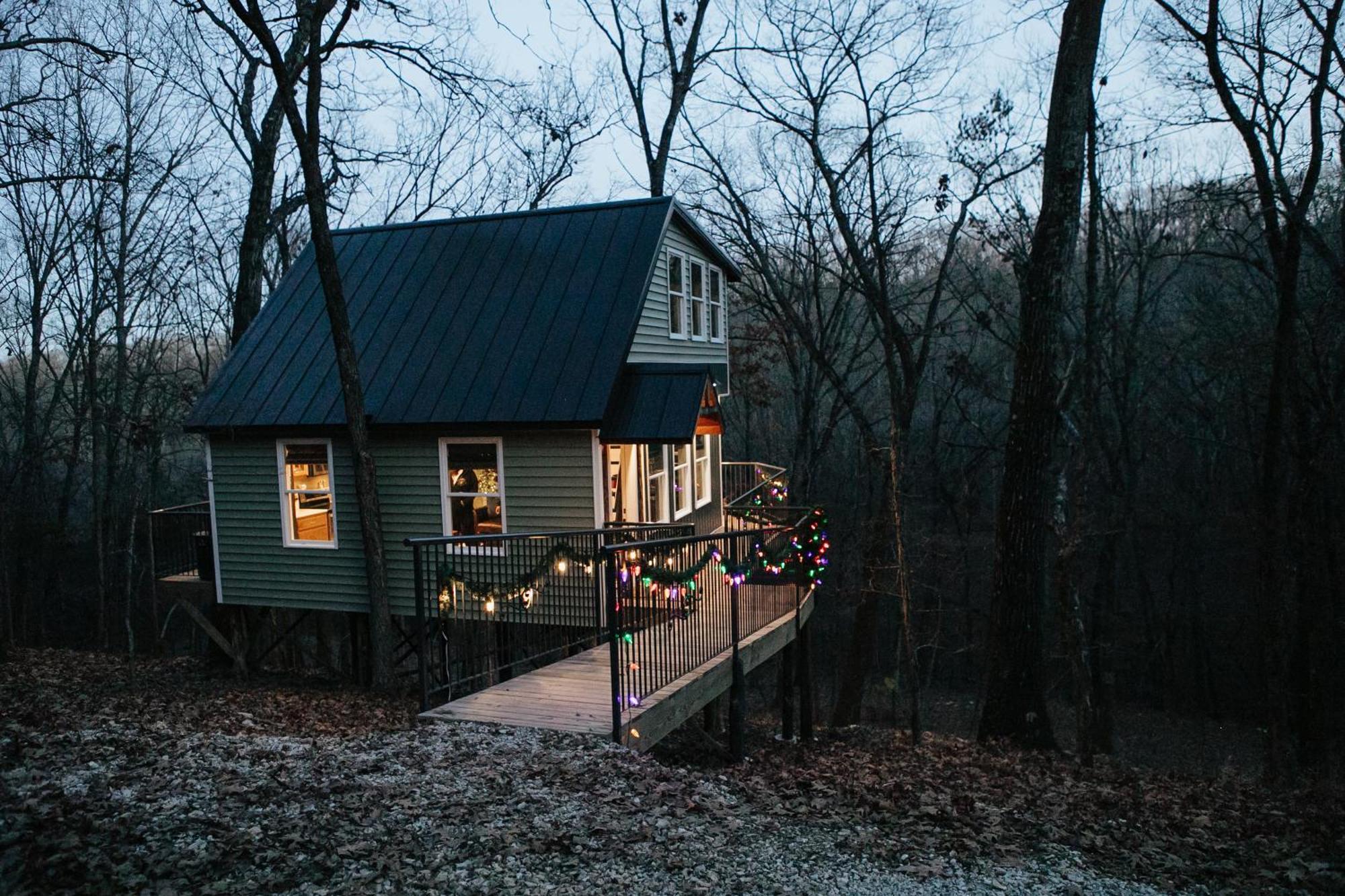 Secluded Treehouse In The Woods - Tree Hugger Hideaway Βίλα Μπράνσον Εξωτερικό φωτογραφία